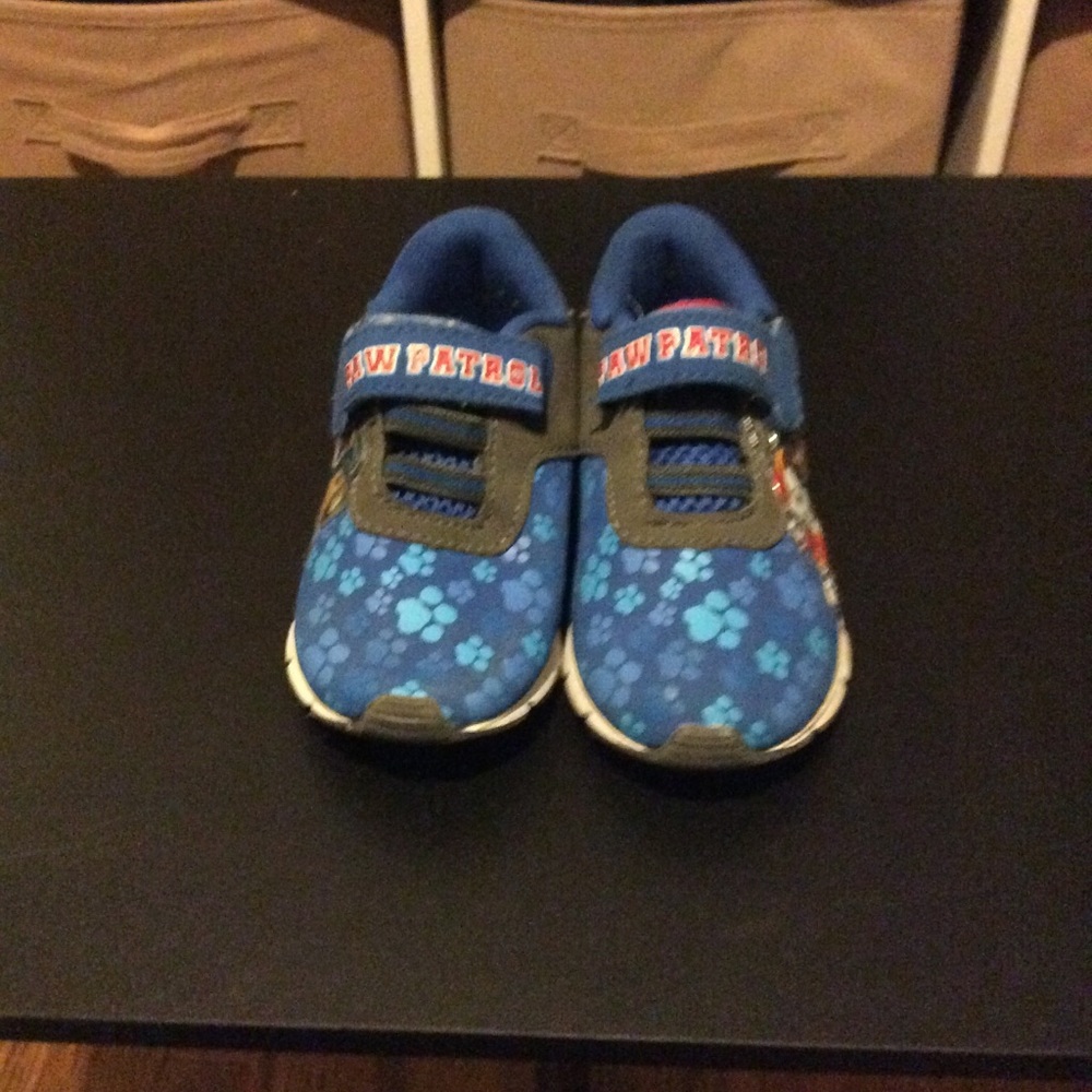 Gym shoes
